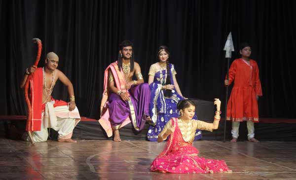 सुमन स्मृति बाल नाट्य महोत्सव में महाकवि कालिदास द्वारा रचित नाटक मालविकाग्निमित्रम् का मंचन