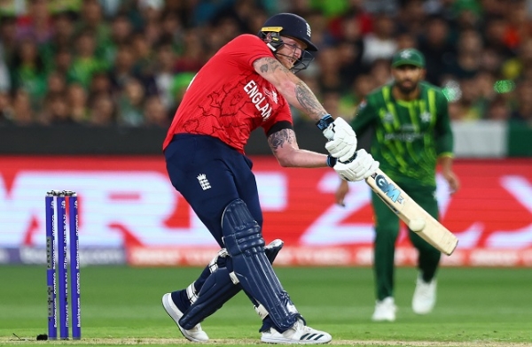 इंग्लैंड ने जीता टी-20 विश्वकप का खिताब, फाइनल में पाकिस्तान को पांच विकेट से हराया