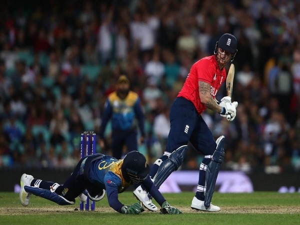 टी-20 विश्व कप : श्रीलंका को 4 विकेट से हराकर इंग्लैंड सेमीफाइनल में, ऑस्ट्रेलिया बाहर