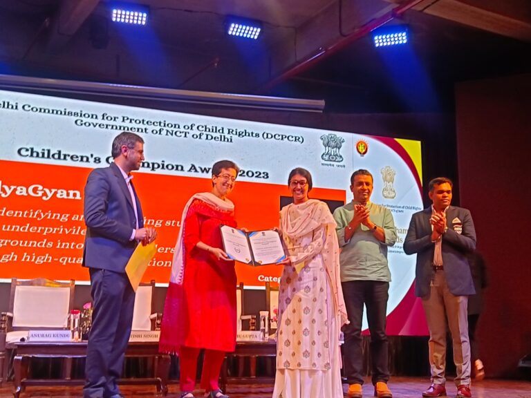 विद्याज्ञान लीडरशिप एकेडमी को दिल्ली बाल अधिकार संरक्षण आयोग द्वारा चिल्ड्रन्स चैंपियन अवॉर्ड से सम्मानित किया गया