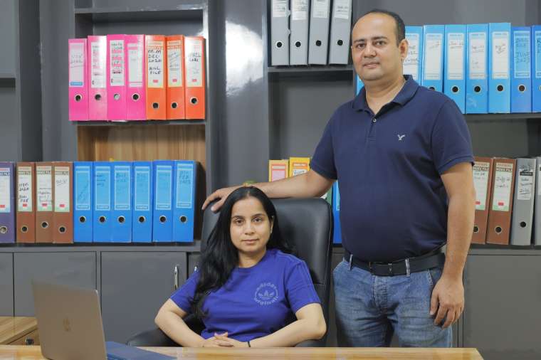 मिलिए पति-पत्नी से जो उत्तर भारत में एमेज़ॉन डिलीवरी सर्विस पार्टनर प्रोग्राम के साथ एक सफल लॉजिस्टिक्स व्यवसाय चला रहे हैं
